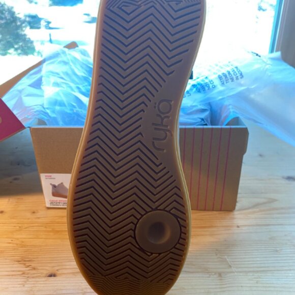 NWT Ryka Women's Vivie Ankle Bootie water repellant - Picture 8 of 9